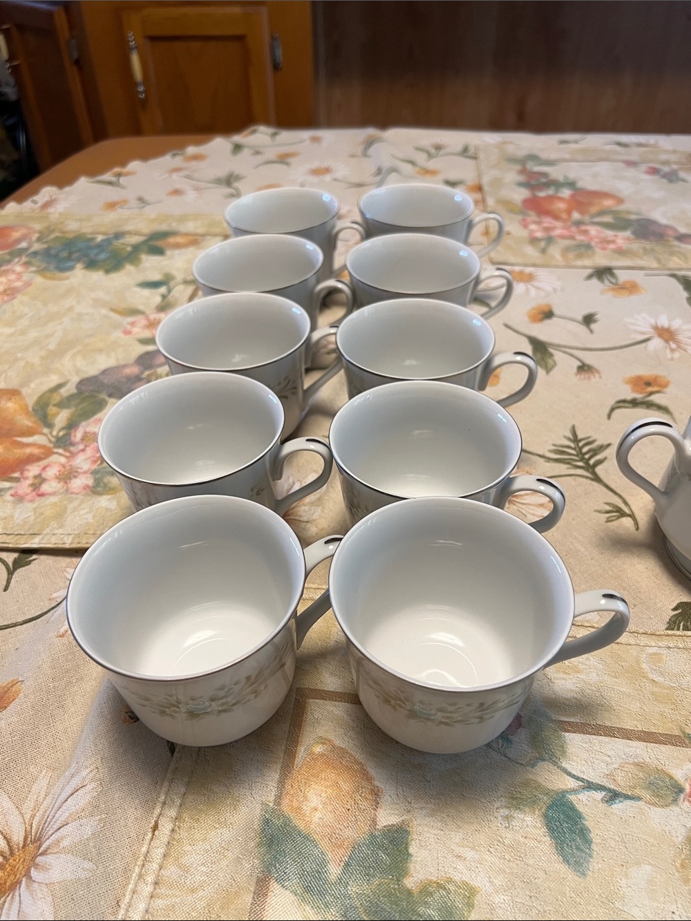 Elegant White Floral Porcelain Teacup Set - White